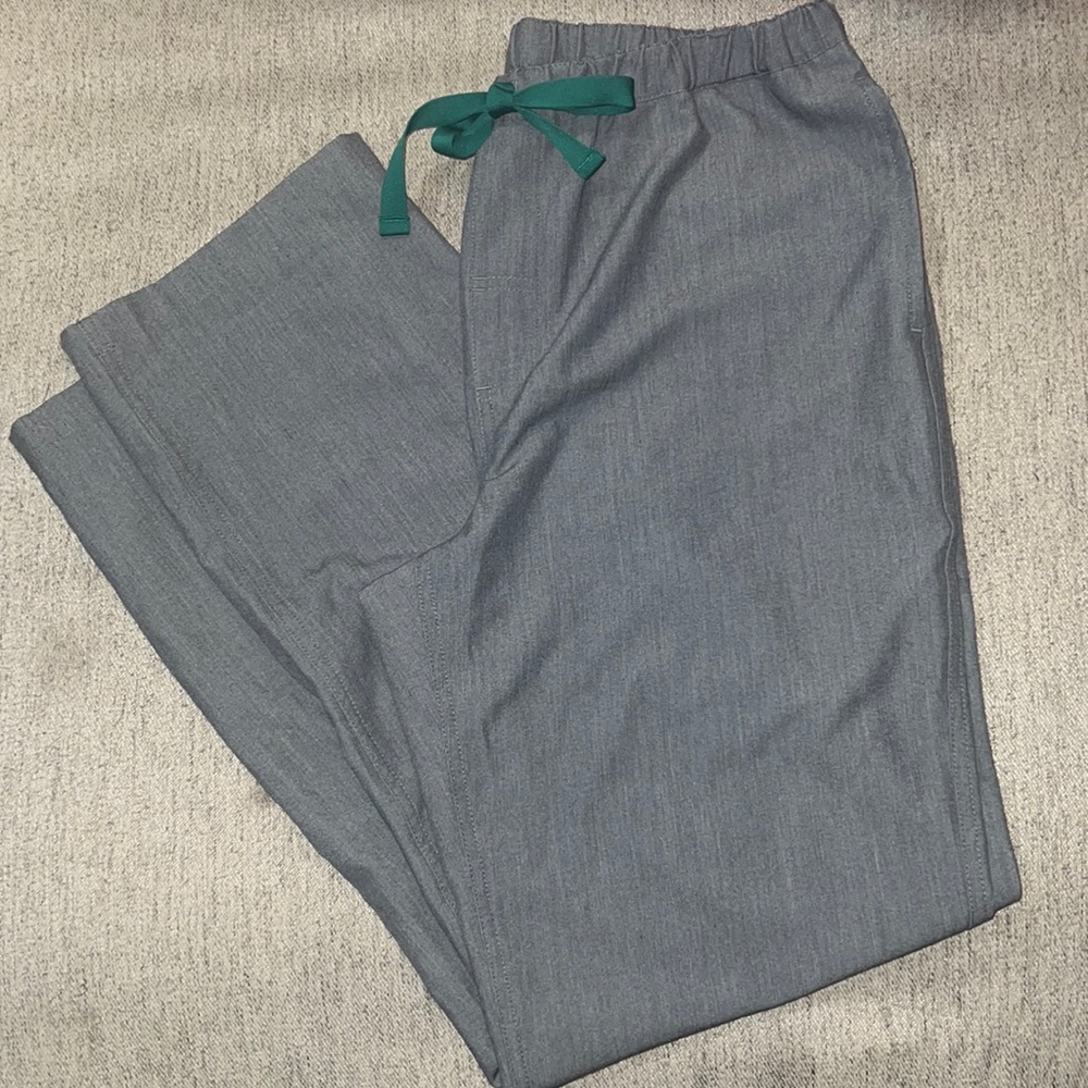 🌟 Pisco figs technical collection scrub pants gray size M